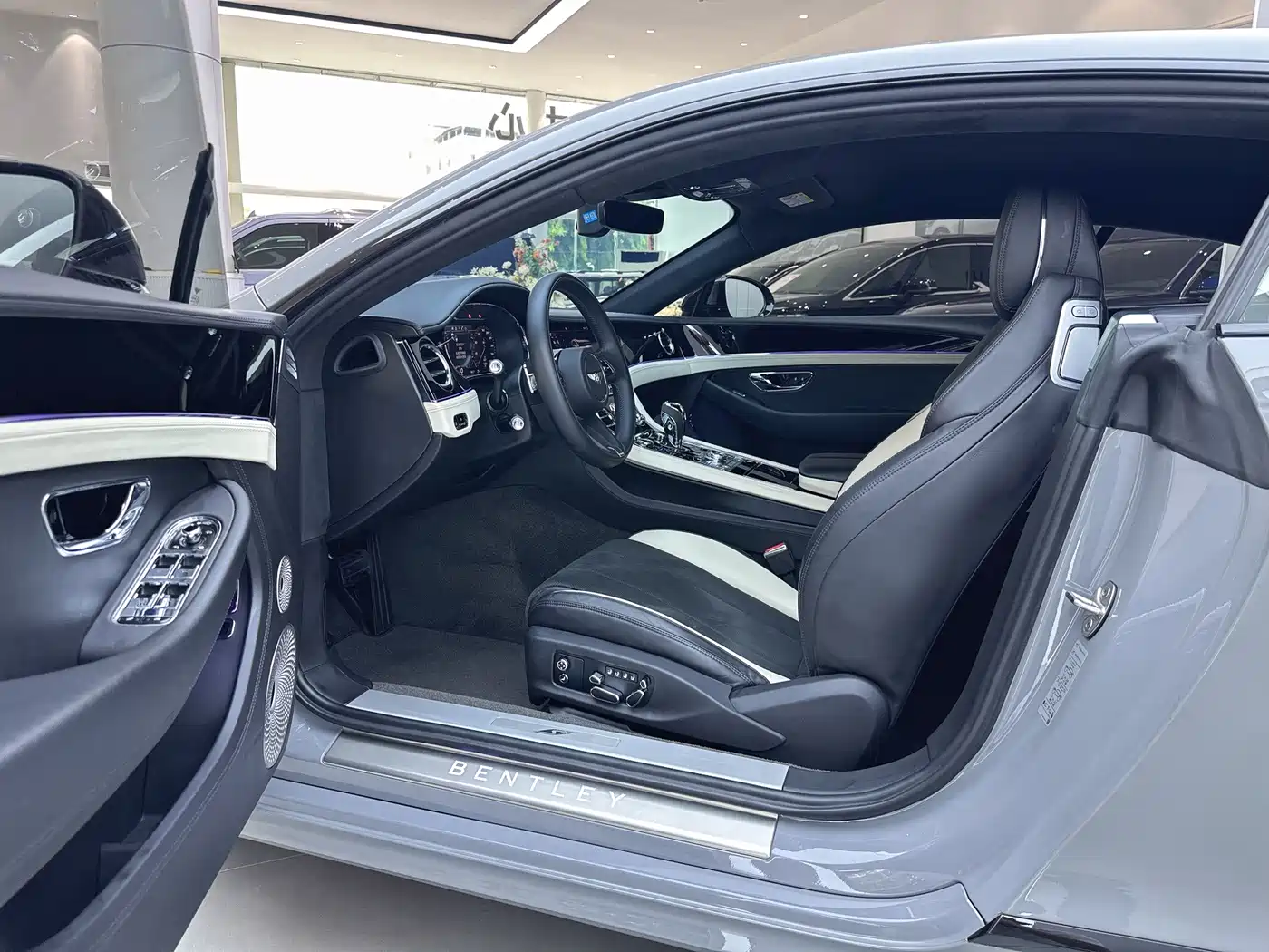 2024 Bentley Continental