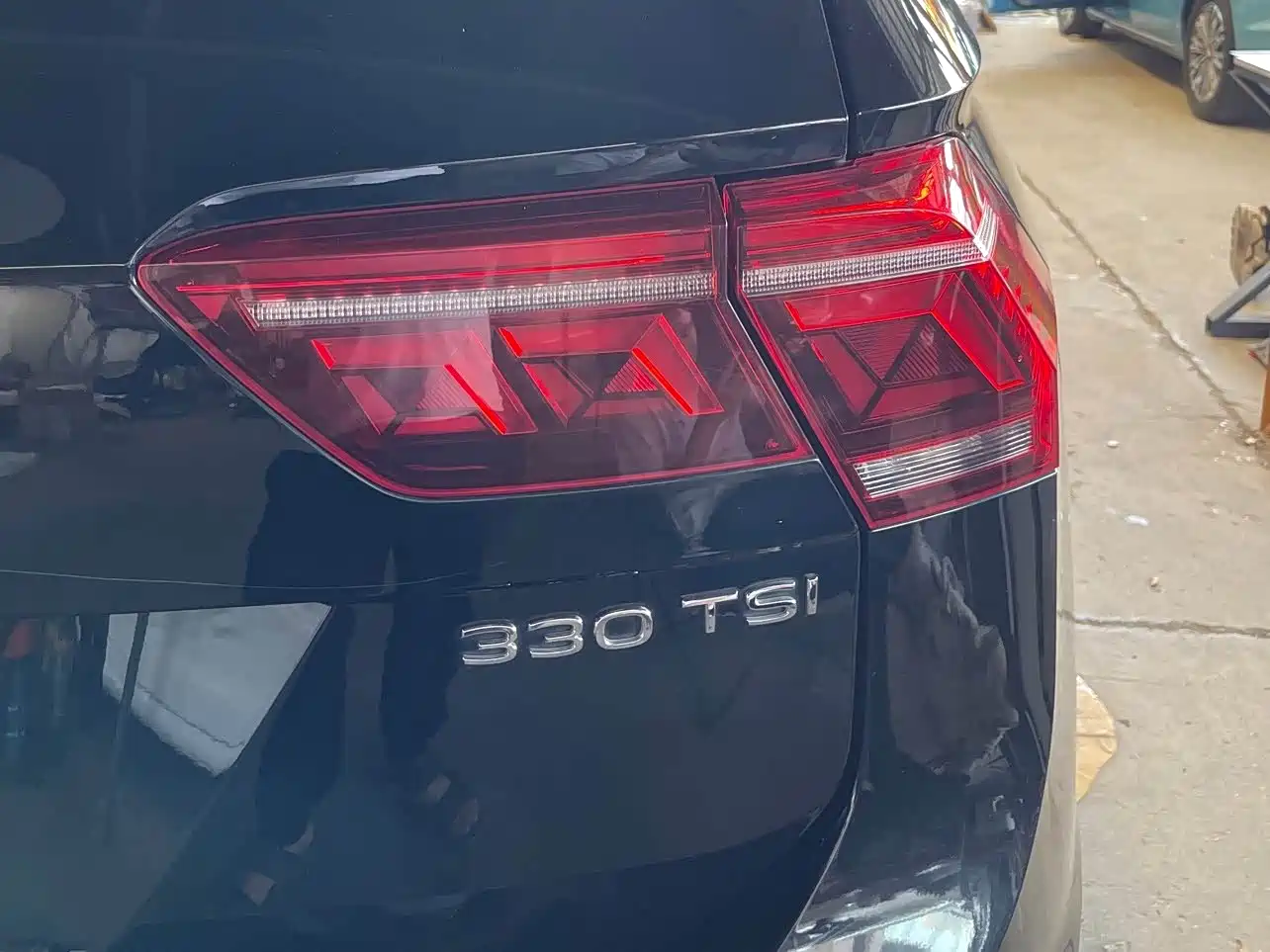 Volkswagen Tiguan L 2022 330TSI Auto 2WD R-Line Premium Edition фото 17