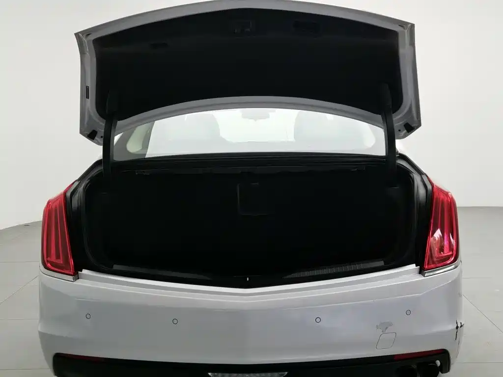 Фото 16 - Cadillac CT6