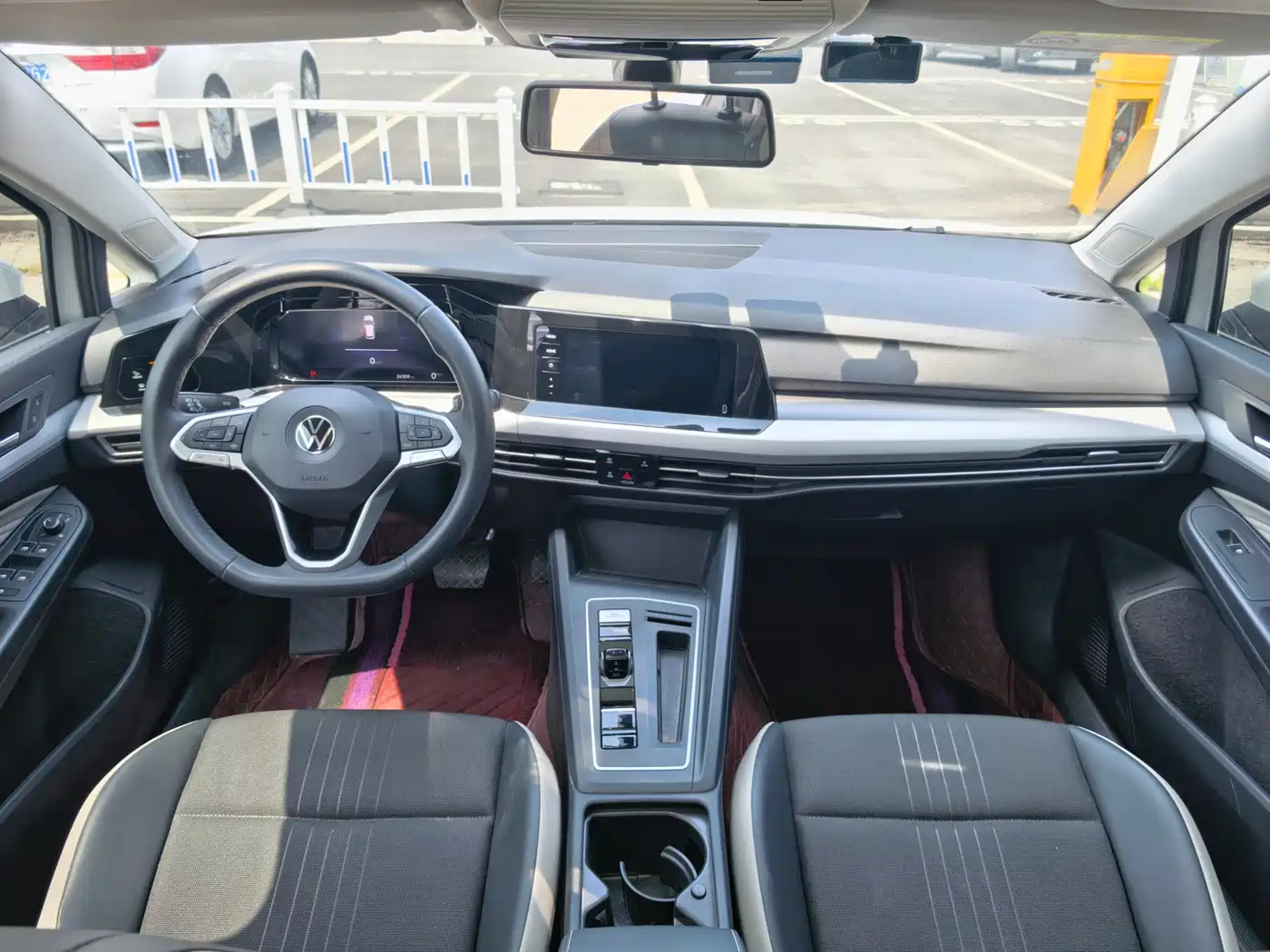 Volkswagen Golf 2024 280TSI DSG Pro Expert Edition фото 15