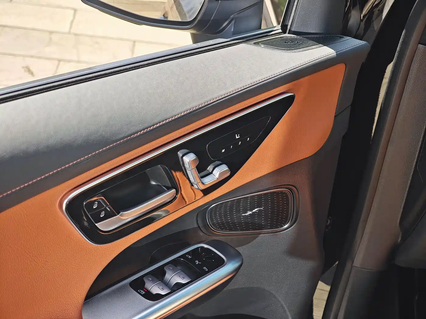 Mercedes-Benz GLC 2024 GLC 260 L 4MATIC Luxury 5-seater фото 12
