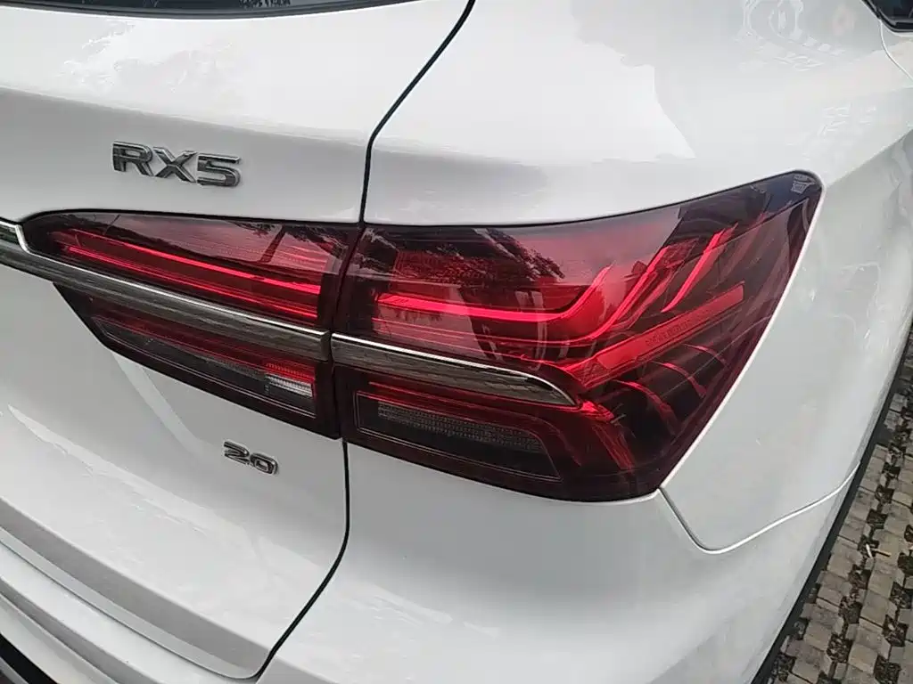 Фото 8 - Roewe RX5