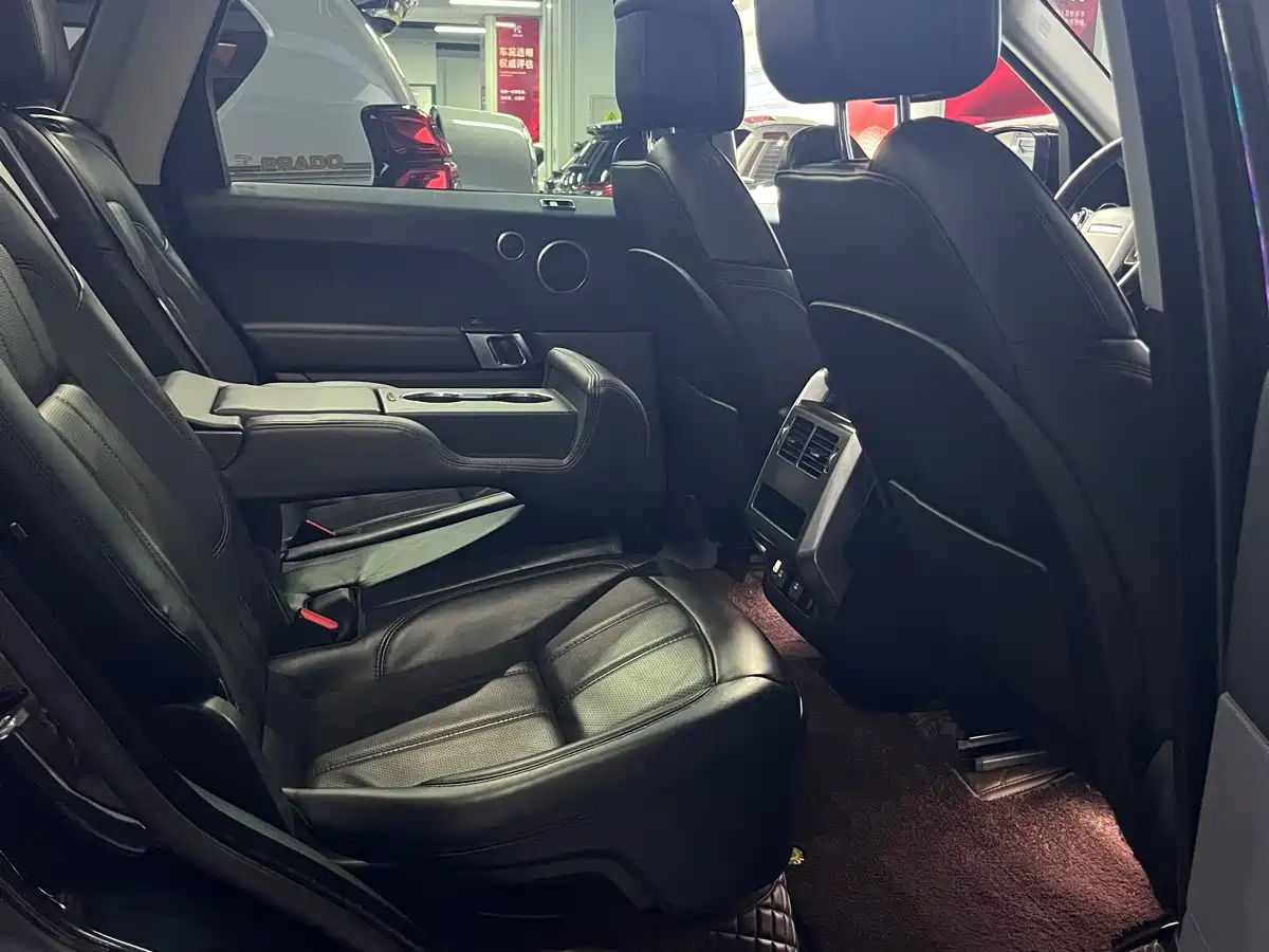 Land Rover Range Rover Sport 2019 3.0 SC V6 Special Edition фото 13
