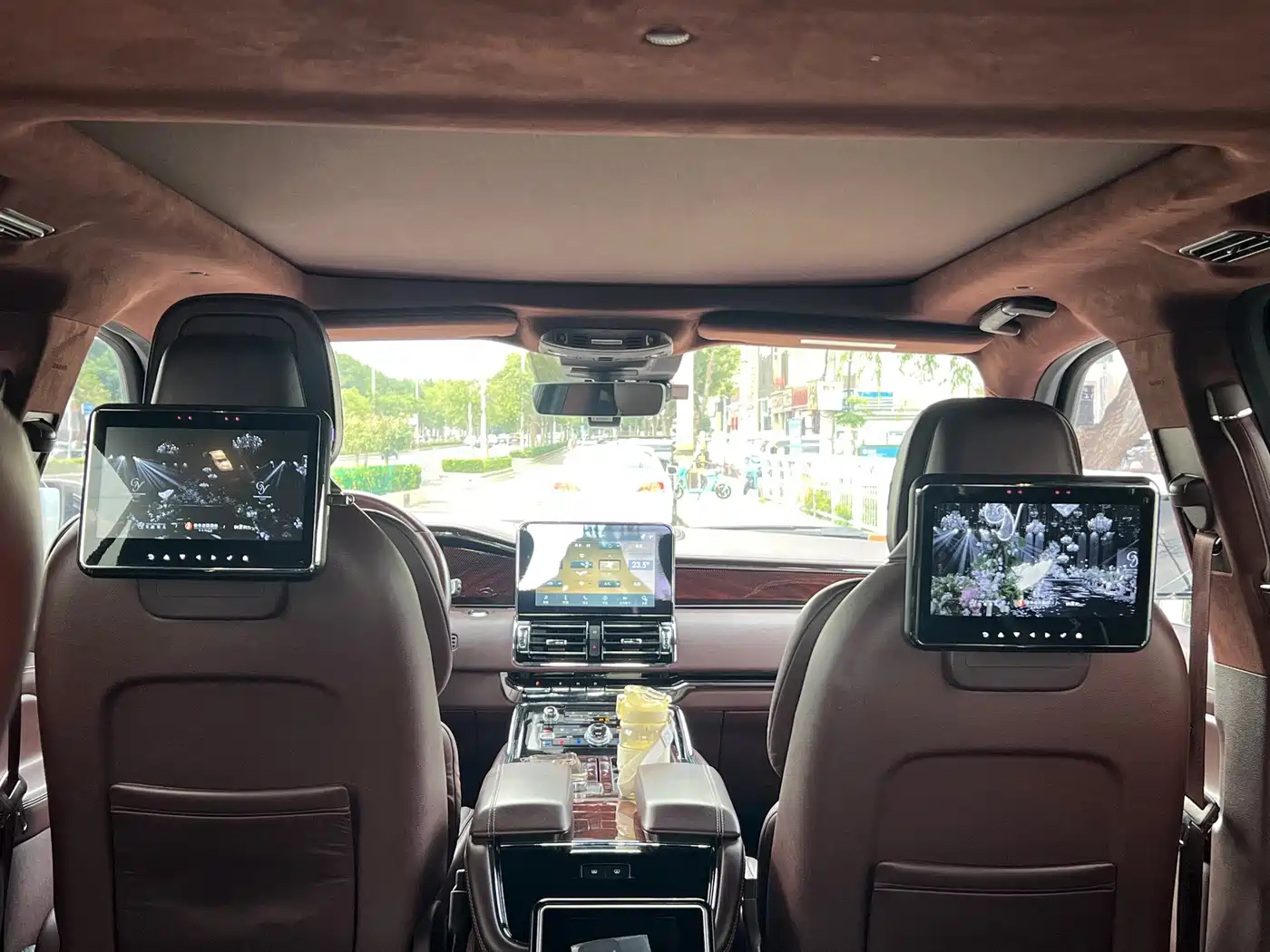 Фото 18 - Lincoln Navigator