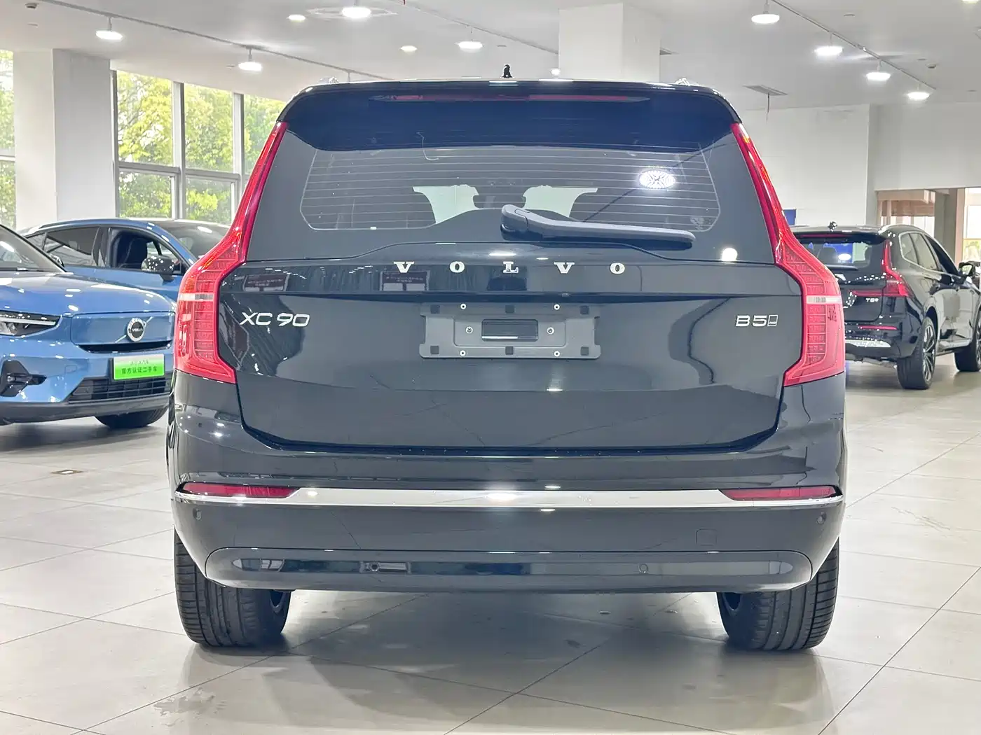 VOLVO XC90