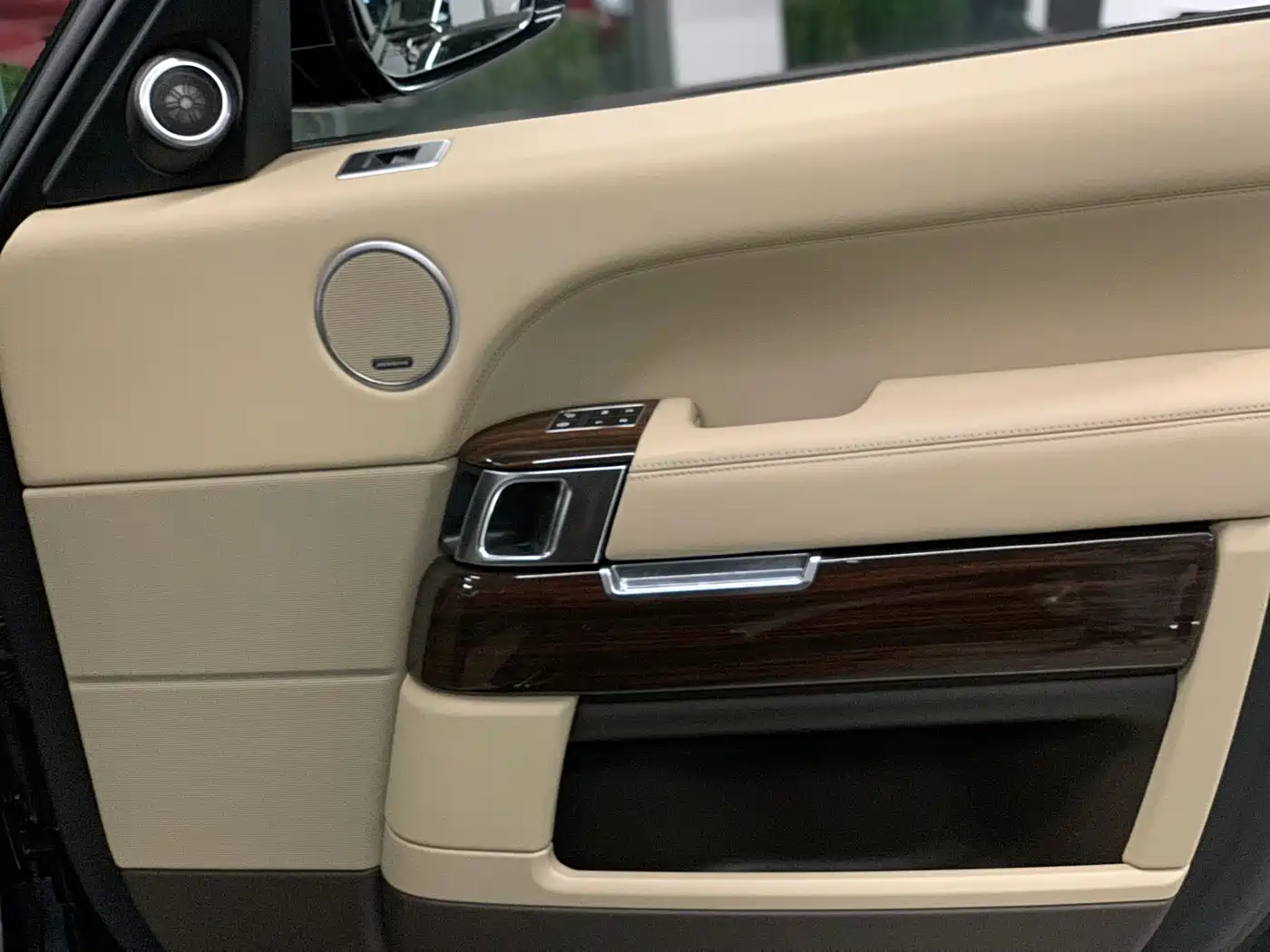 Land Rover Range Rover 2013 5.0 SC V8 AB Ultimate Genesis Edition фото 16