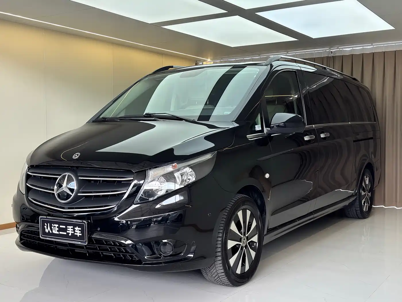 Photo 1 - Mercedes-Benz Vito