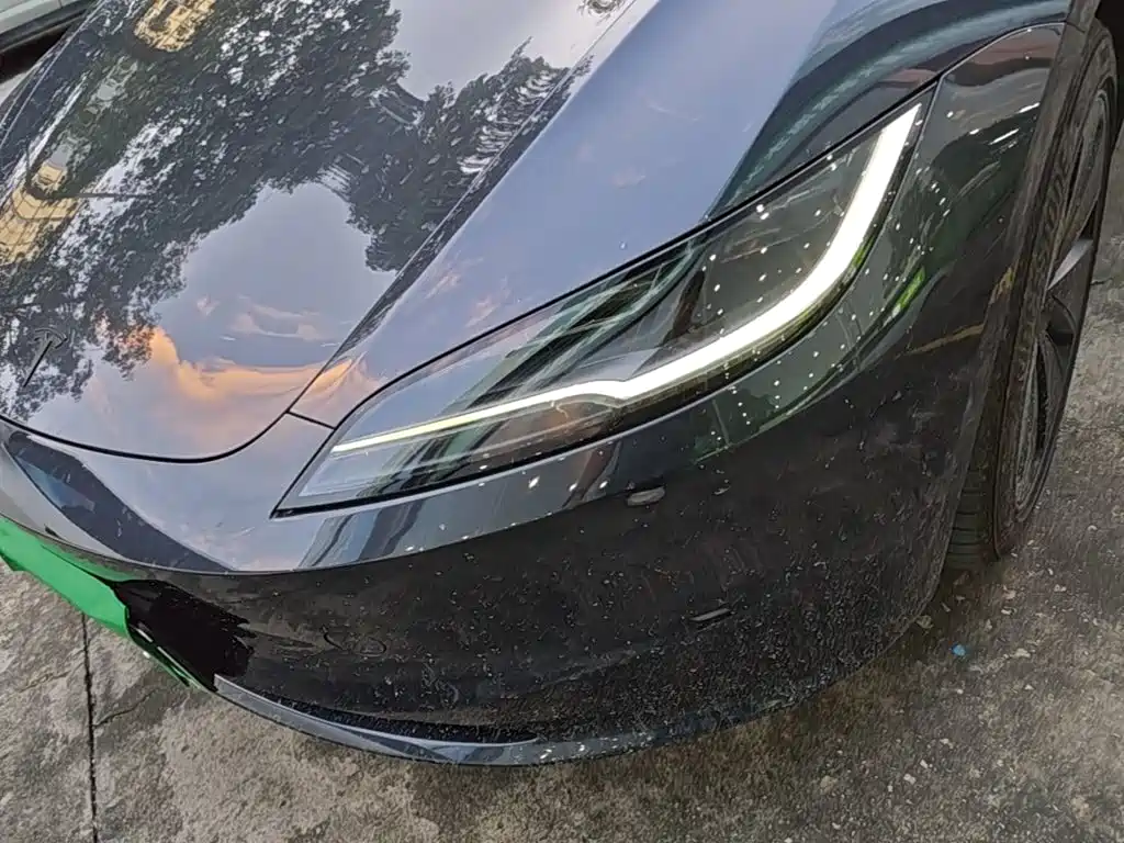 Фото 24 - Tesla Model 3