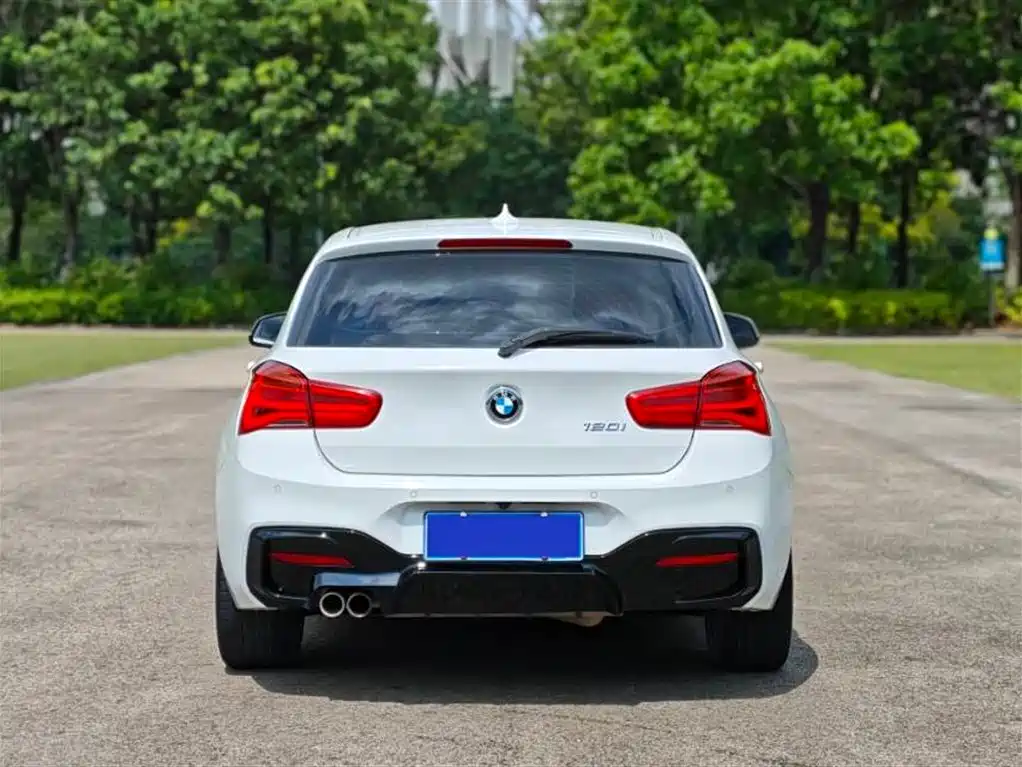 BMW 1 Series (Import) 2018 120i M Sport Package фото 8
