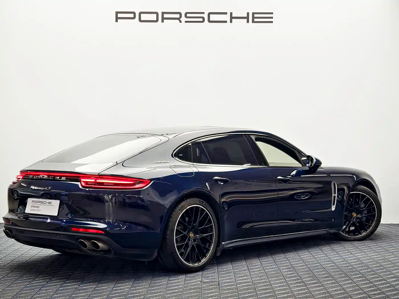 Porsche Panamera фото 8