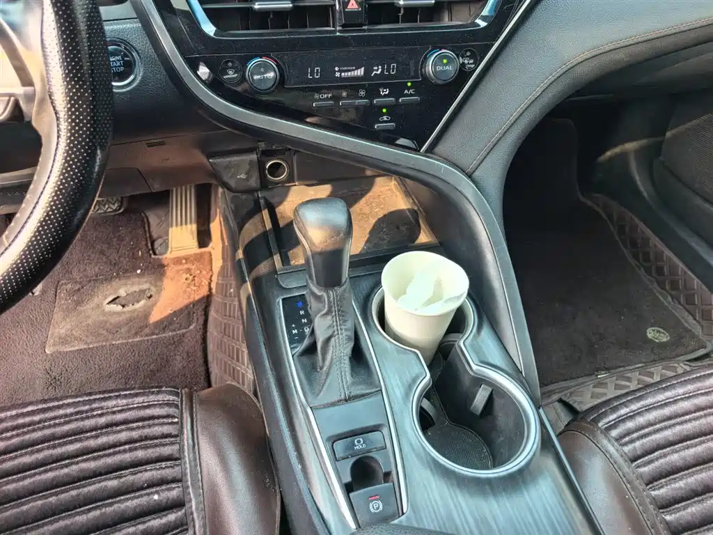 Toyota Camry 2021 2.0G Luxury Edition фото 15