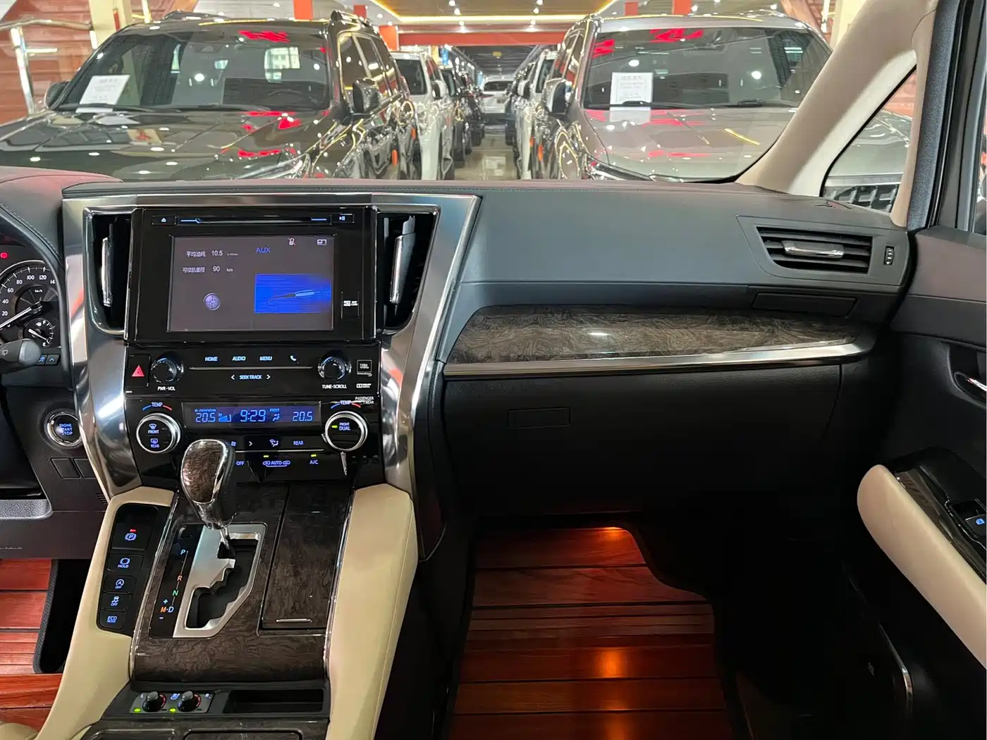 Toyota Alphard 2018 Facelift 3.5L Premium Edition фото 11