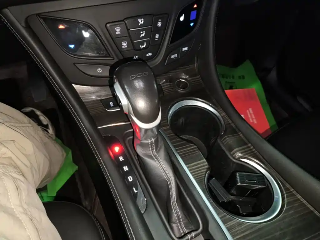 Фото 14 - Buick Envision Plus