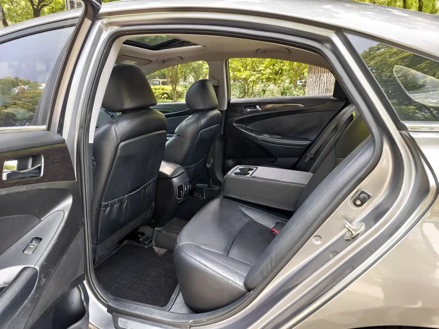 Hyundai Sonata 2013 2.0L Automatic Luxury Edition фото 19