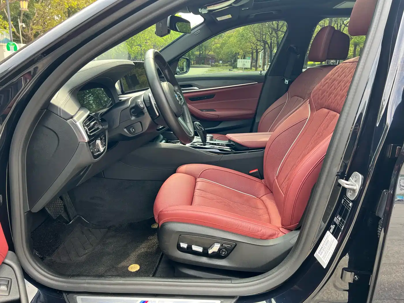 BMW 5 Series 2022 530Li Exclusive M Sport Package фото 4