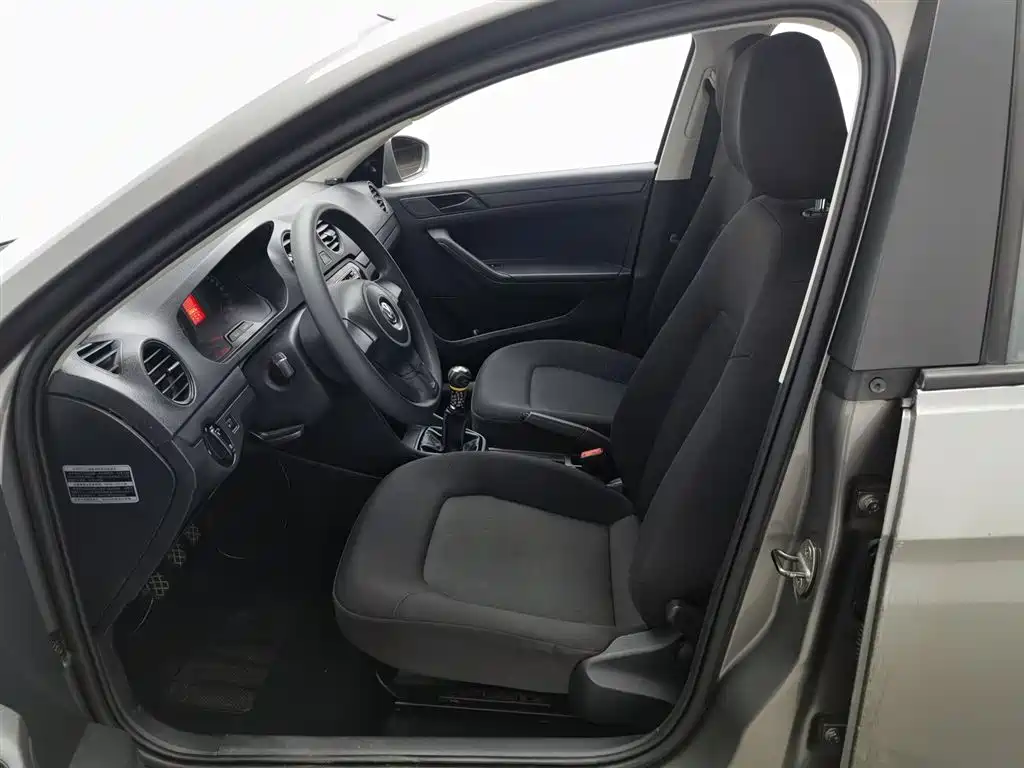 Volkswagen Jetta 2013 1.4L Manual Fashion фото 10