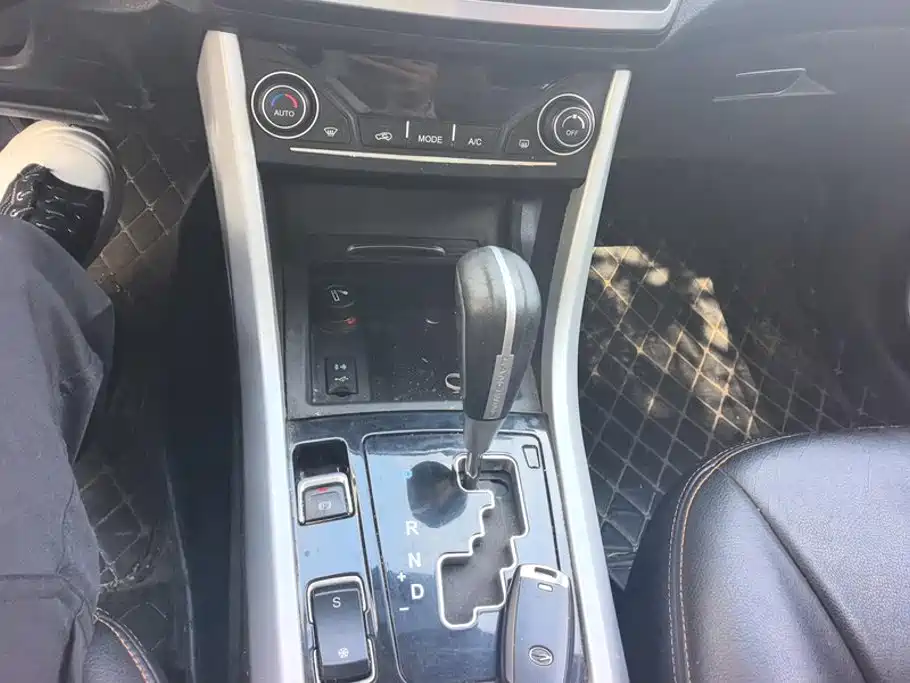 Landwind X5 2016 2016 Plus 1.5T CVT Innovation Edition