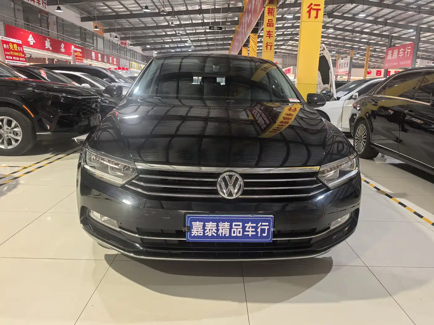 Volkswagen Magotan 2019 330TSI DSG Luxury Class China VI фото 2
