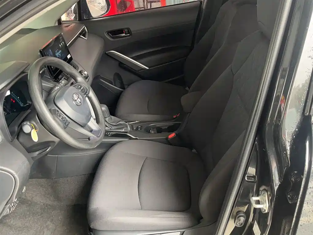 Toyota Corolla Cross 2024 Model 2.0L Pioneer Edition фото 10