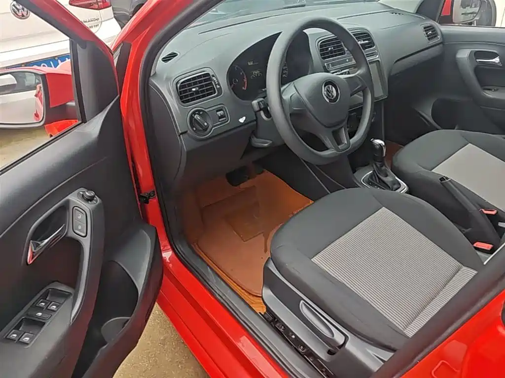 Volkswagen Polo 2018 1.5L Auto Safe Drive фото 16