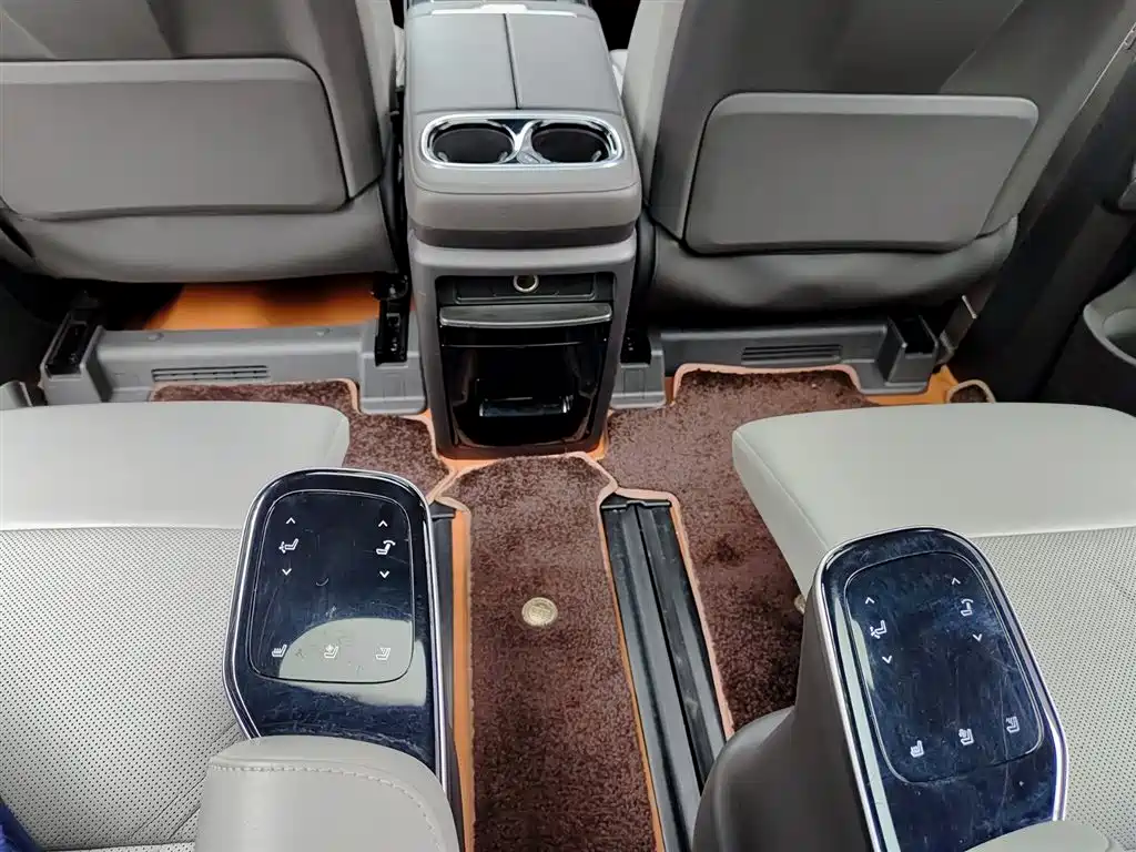 GAC Trumpchi Trumpchi M8 2024 Master Series 400T Ultimate Edition фото 9