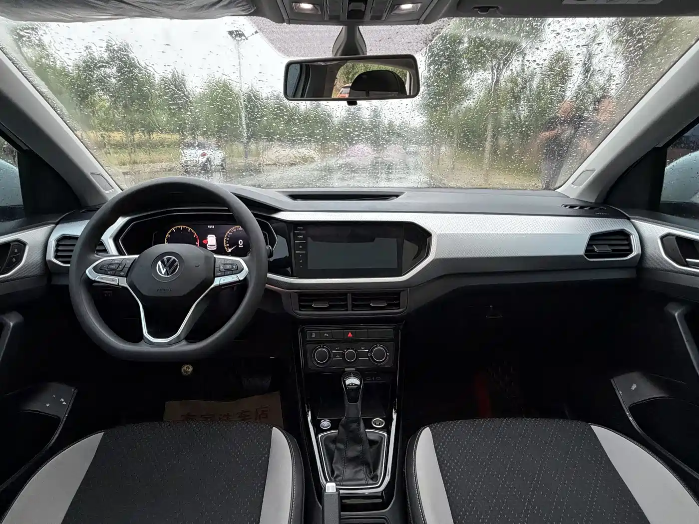 Volkswagen Tanying 2021 1.5L Automatic 30th Anniversary Edition фото 9