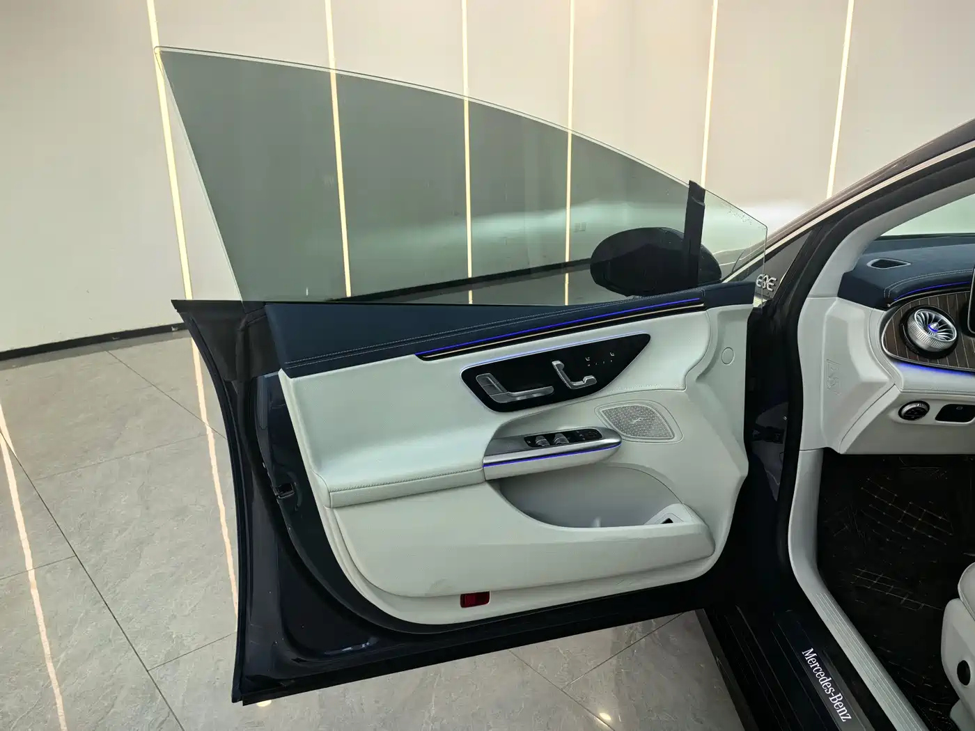 Mercedes-Benz EQE 2025 500 4MATIC Pioneer фото 8