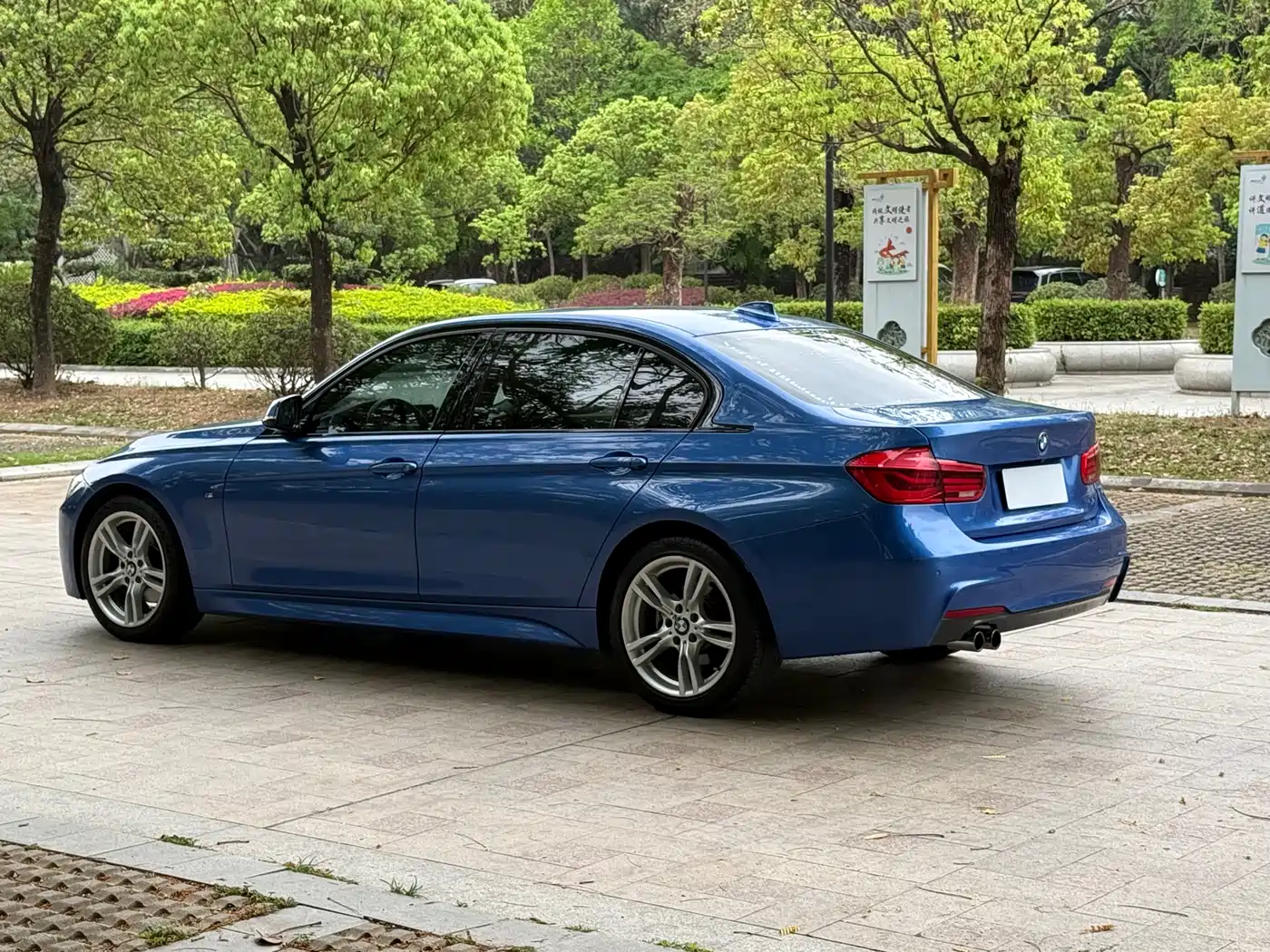 BMW 3 Series 2017 320Li M Sport фото 13