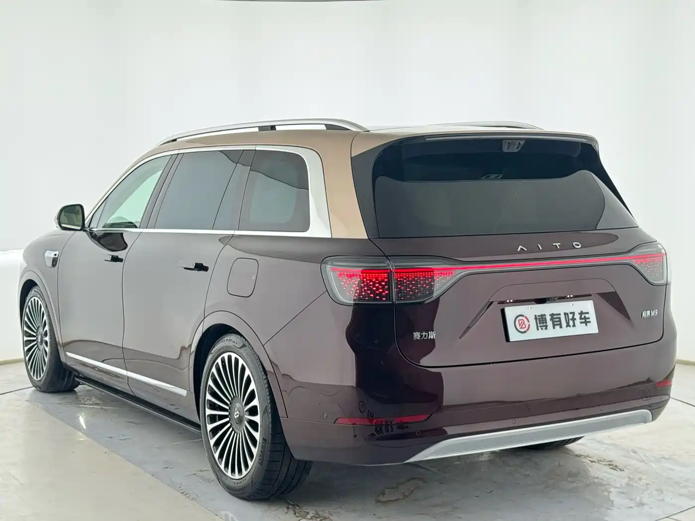 AITO Wenjie AITO M9 2025 Extended Range Ultra 52kWh 6-Seater фото 9