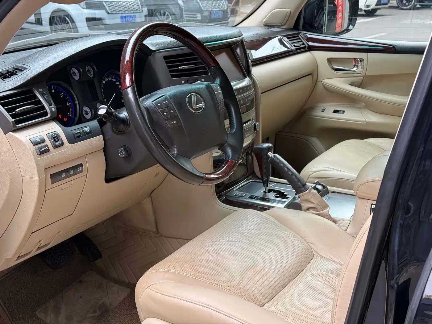 Lexus LX 2010 2009 570