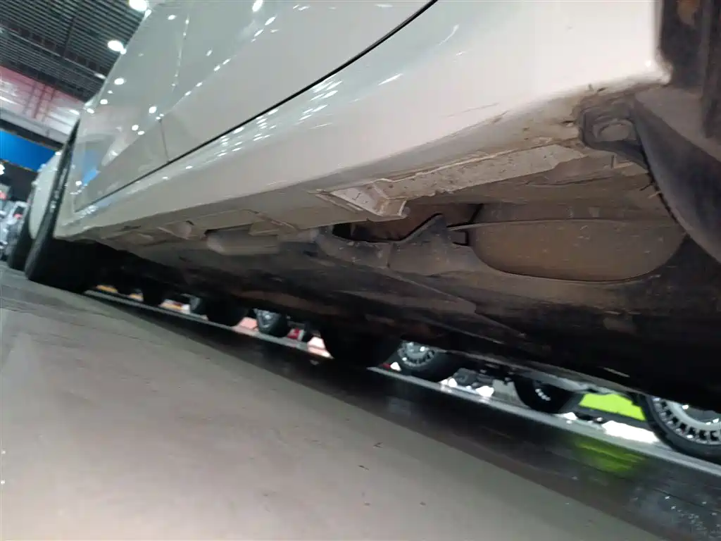 Toyota Crown 2015 2.5L Elite Version фото 21