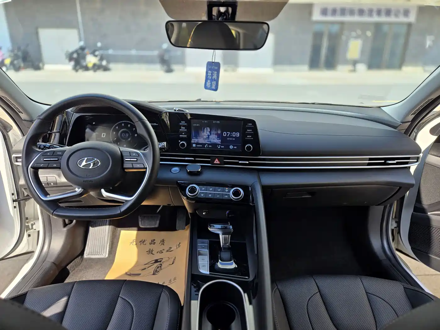 Hyundai Elantra 2021 1.5L CVT GLX Elite Edition фото 7