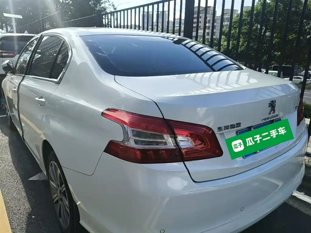 Peugeot 408 2016 1.6T Automatic Luxury Edition фото 5