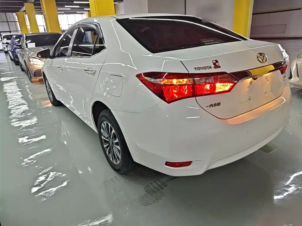 Toyota Corolla 2018 1.2T S-CVT GL Smart Edition фото 5