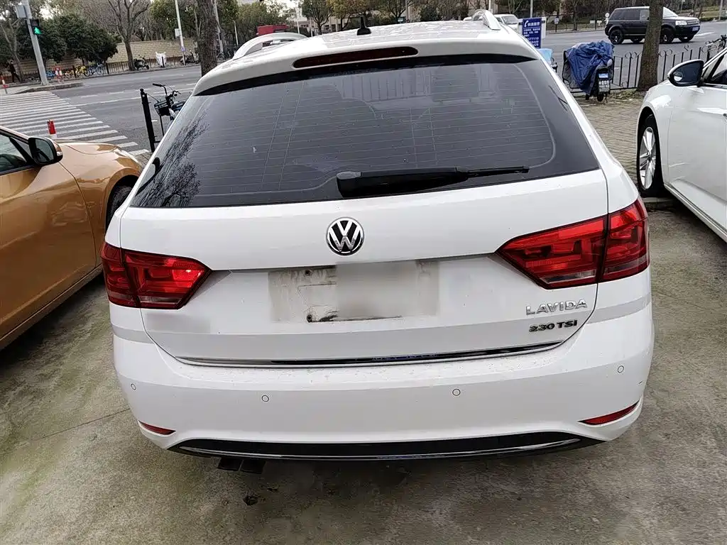 Volkswagen Lavida Tour 2017 230TSI DSG Comfort Edition фото 6