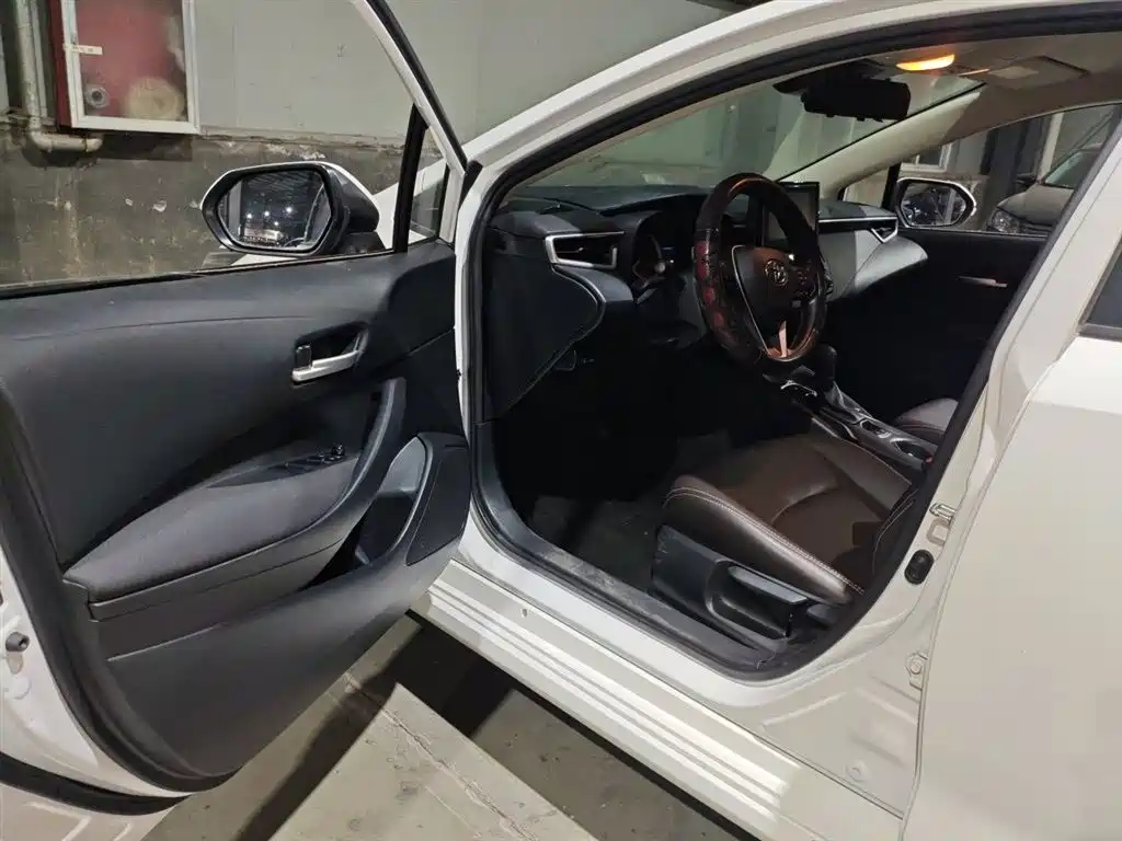 Toyota Corolla 2021 TNGA 1.5L CVT Pioneer Edition фото 13