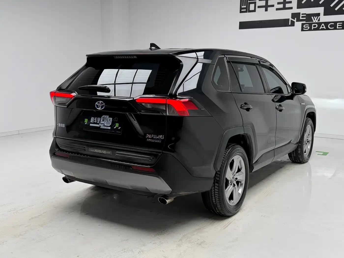 Toyota RAV4 Rongfang 2022 Hybrid 2.5L E-CVT 2WD Elite Edition фото 4