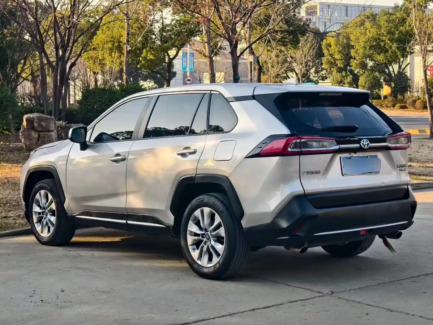 Toyota Wildlander 2021 Hybrid 2.5L E-CVT 2WD Luxury Edition фото 7