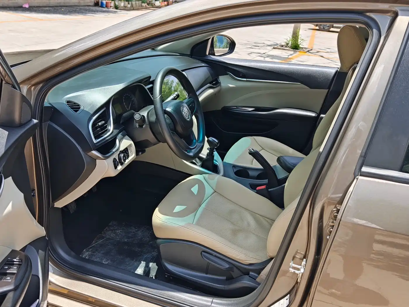 Photo 13 - Buick Excelle