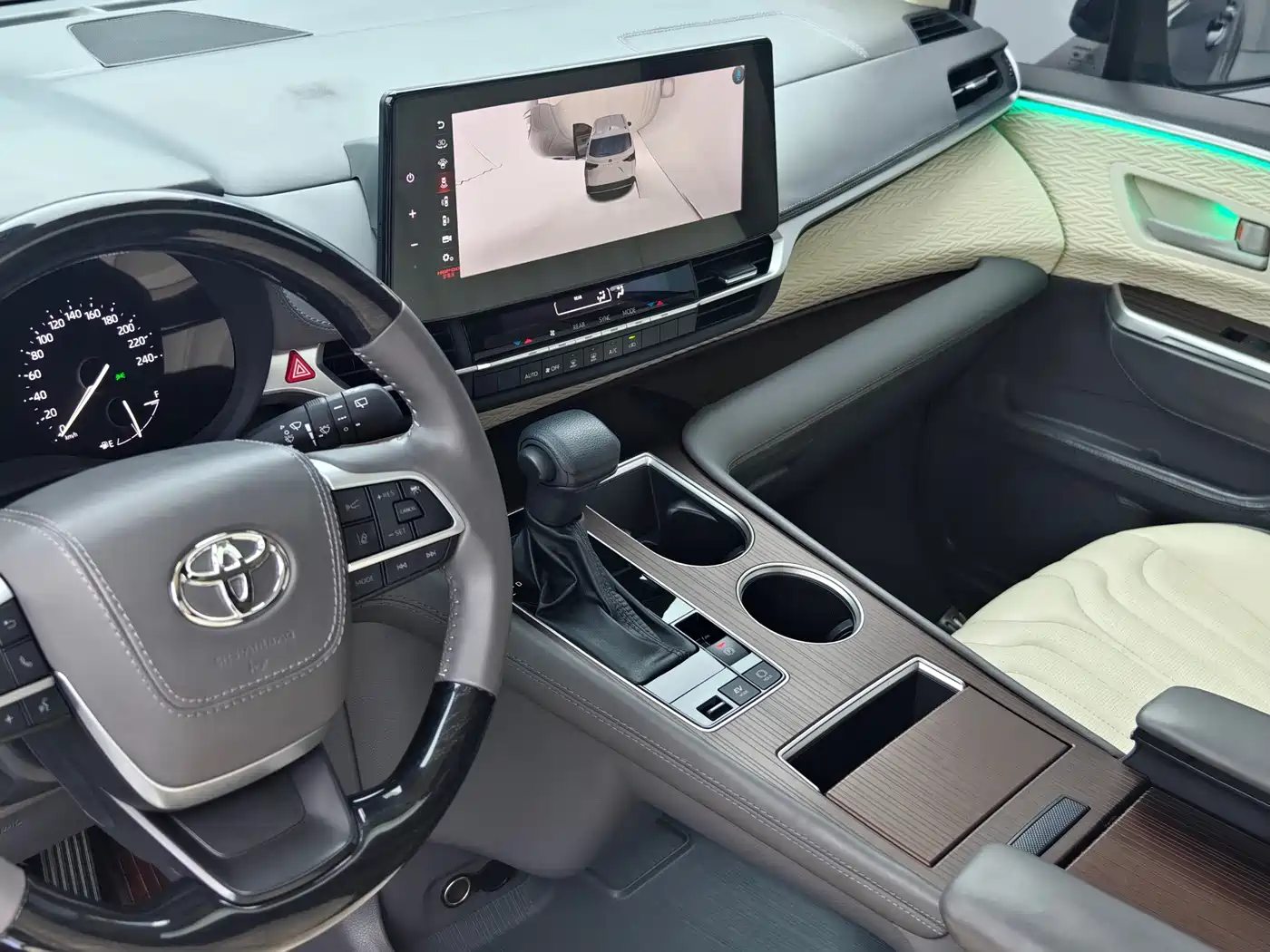 Toyota Sienna 2023 2.5L Hybrid Comfort Edition фото 10