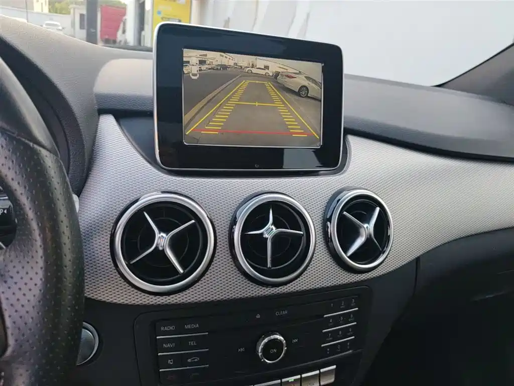 Mercedes-Benz B-Class 2015 B 200 Dynamic фото 13