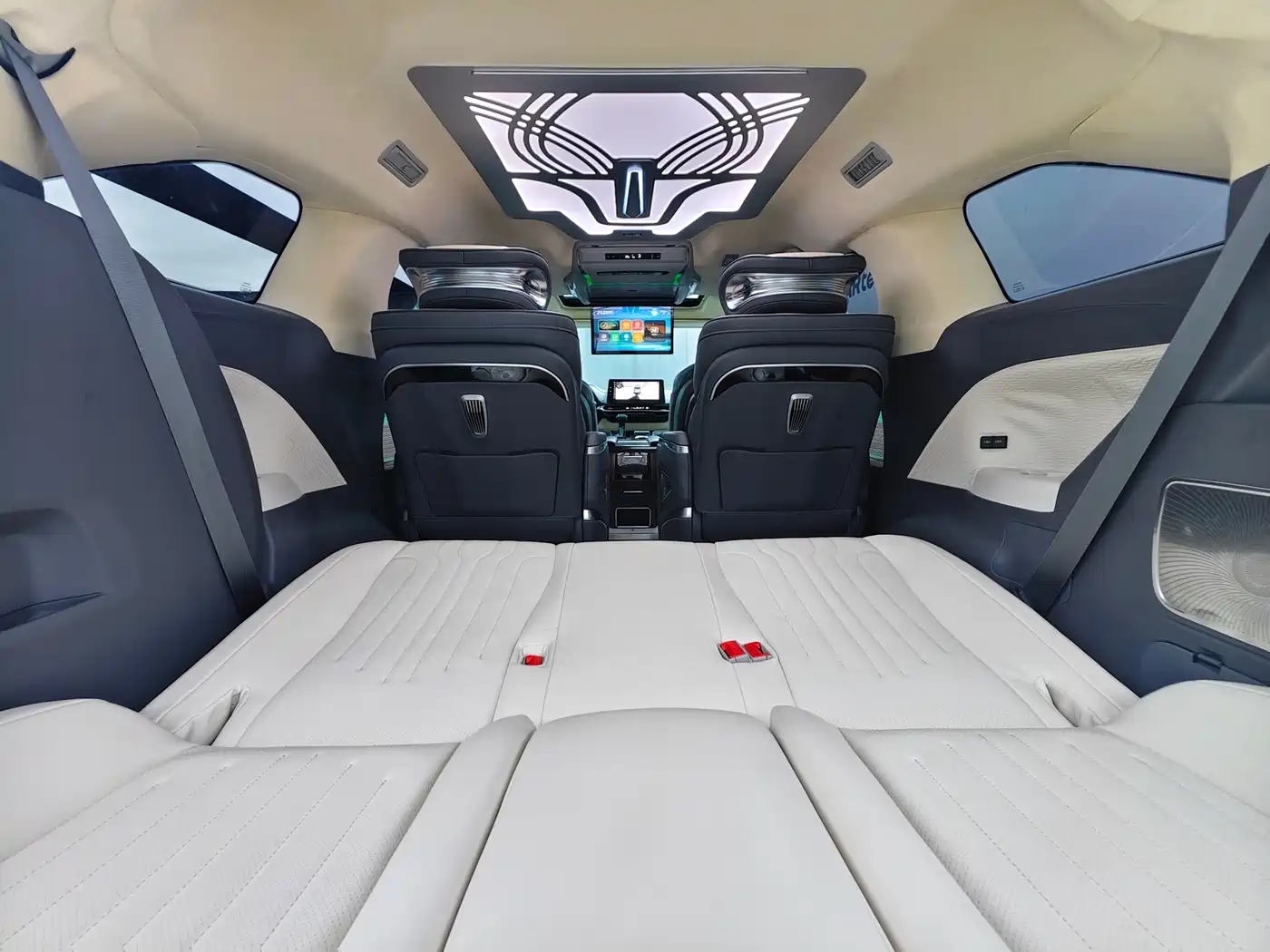 Toyota Sienna 2023 2.5L Hybrid Comfort Edition фото 26