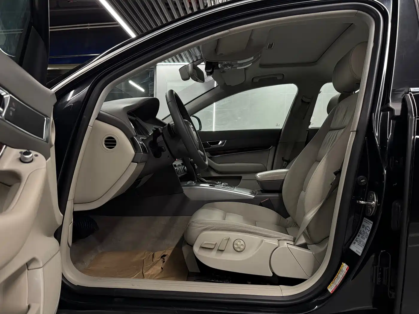 Audi A6L 2011 2.0 TFSI Automatic Comfort фото 13