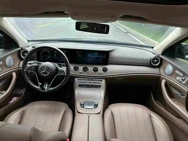 Mercedes-Benz E-Class 2021 E 300 L Luxury — фото 2