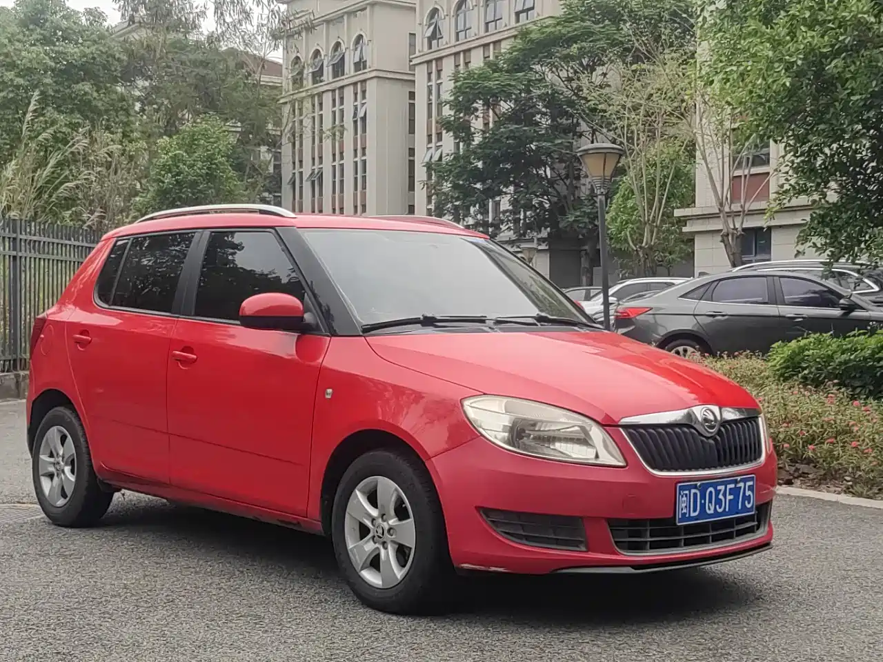 Škoda Fabia 2014 1.4L Automatic Crystal Edition фото 3