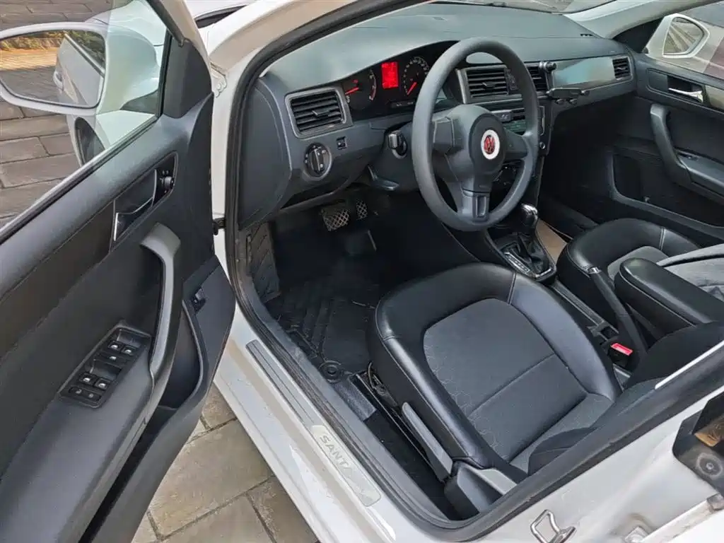 Volkswagen Santana 2015 1.6L Automatic Comfort Edition фото 16
