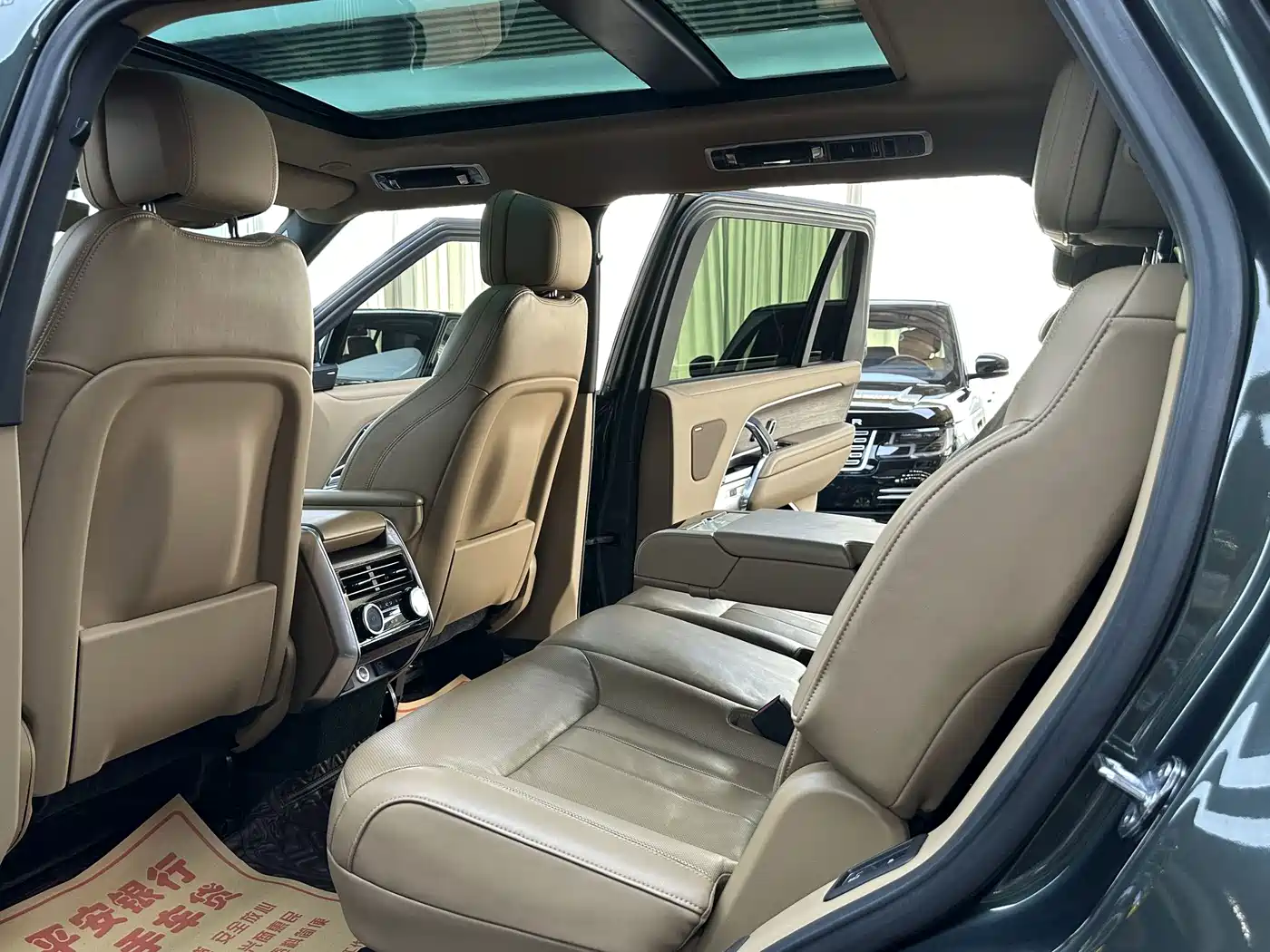 Land Rover Range Rover 2023 2023 3.0 L6 400PS Golden Age 7-Seater Long Wheelbase