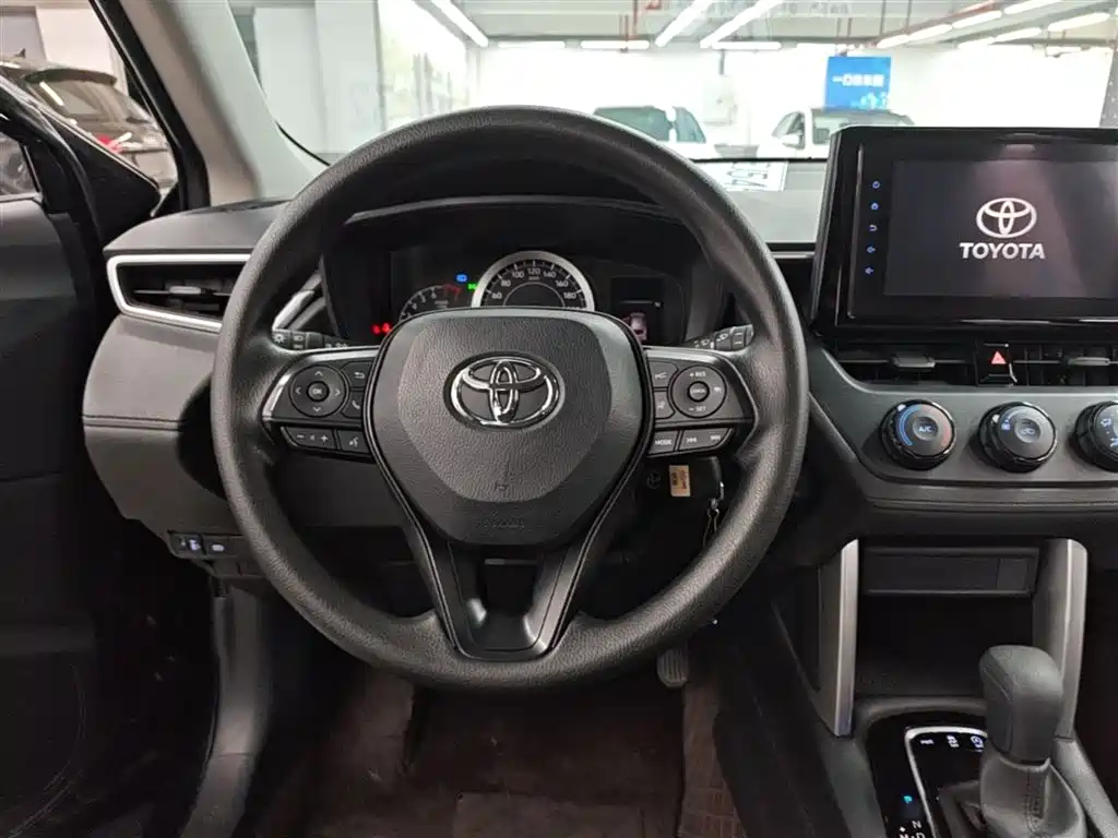 Toyota Corolla Cross 2022 2.0L Pioneer Edition фото 17