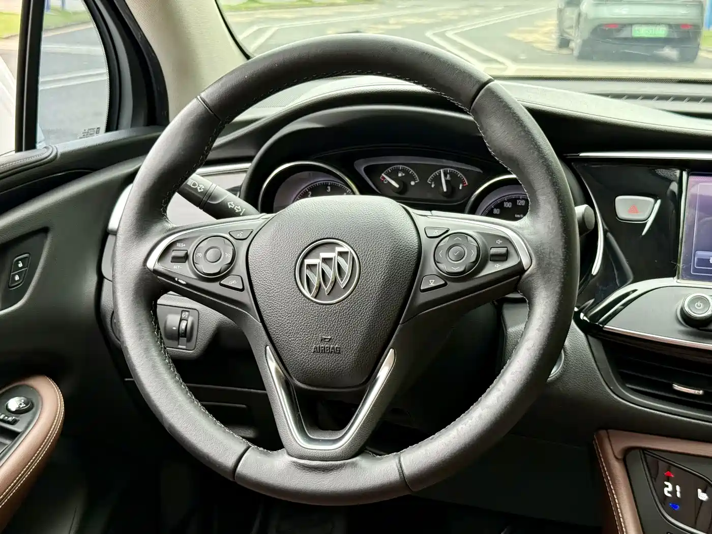 Buick Envision Plus 2018 20T 2WD Luxury фото 12