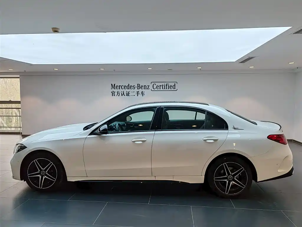 Mercedes-Benz C-Class 2024 C 260 L Night Edition Sport фото 7